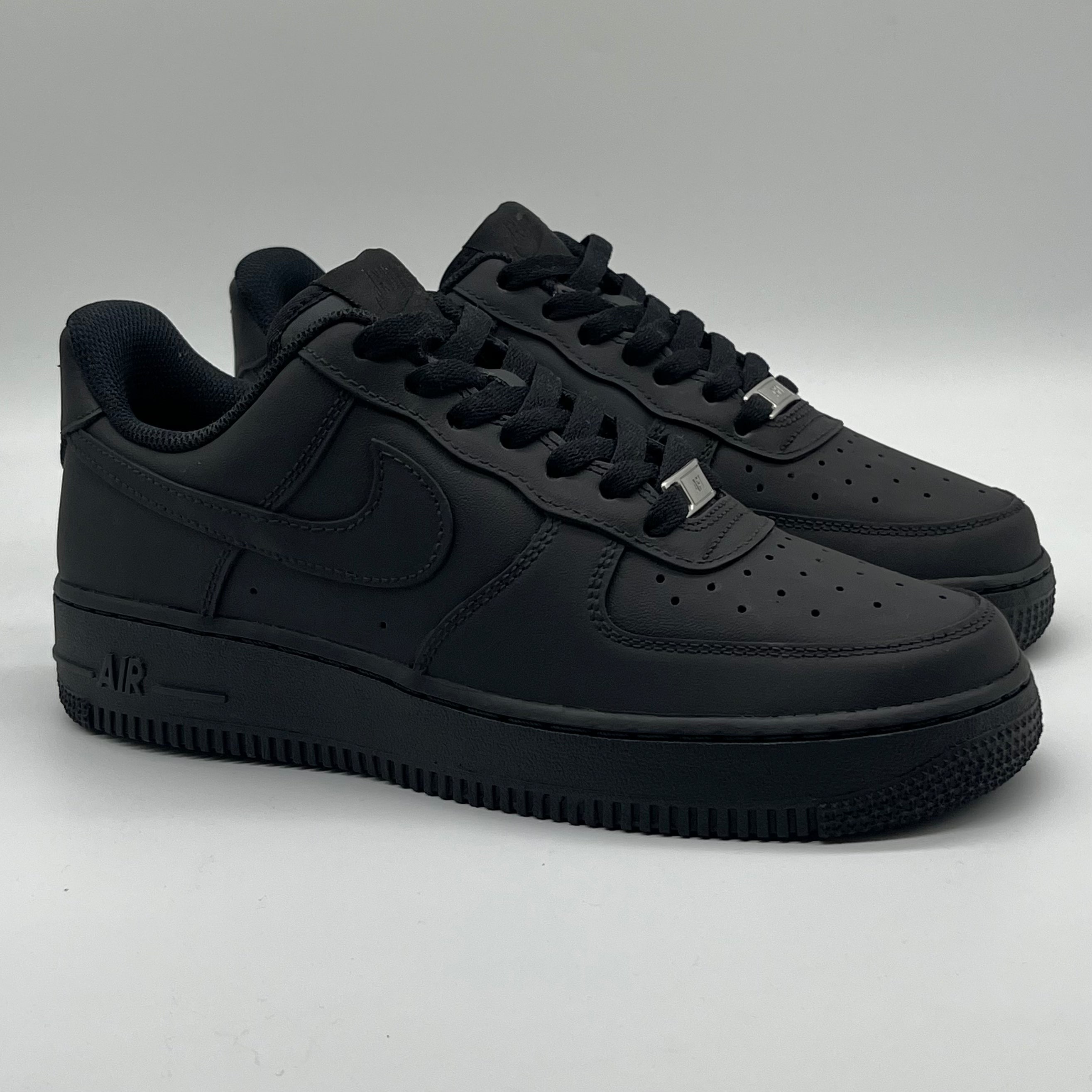 Air force blanche signe noir online