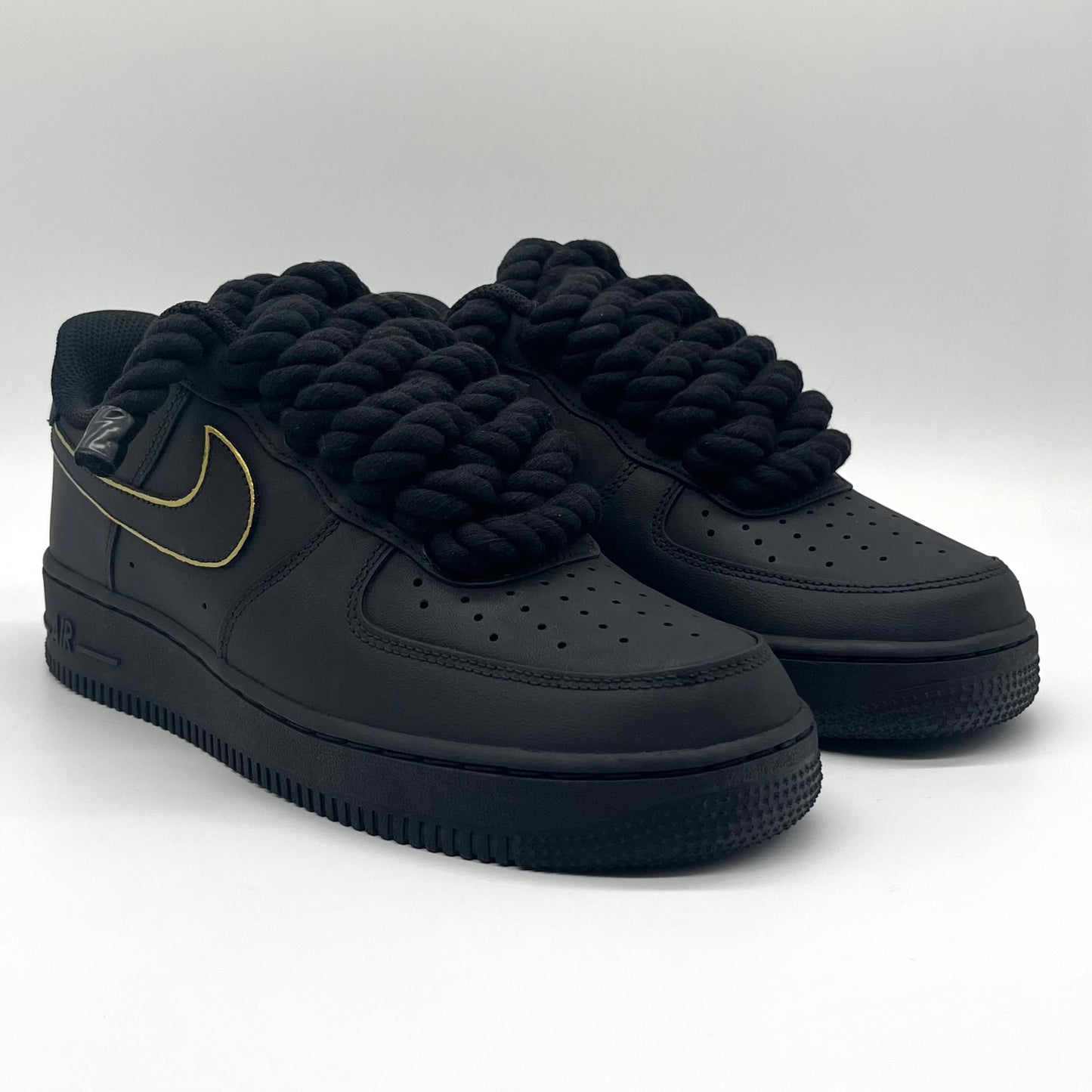 AIR FORCE ONE BIG LACES NOIR MAT & GOLD