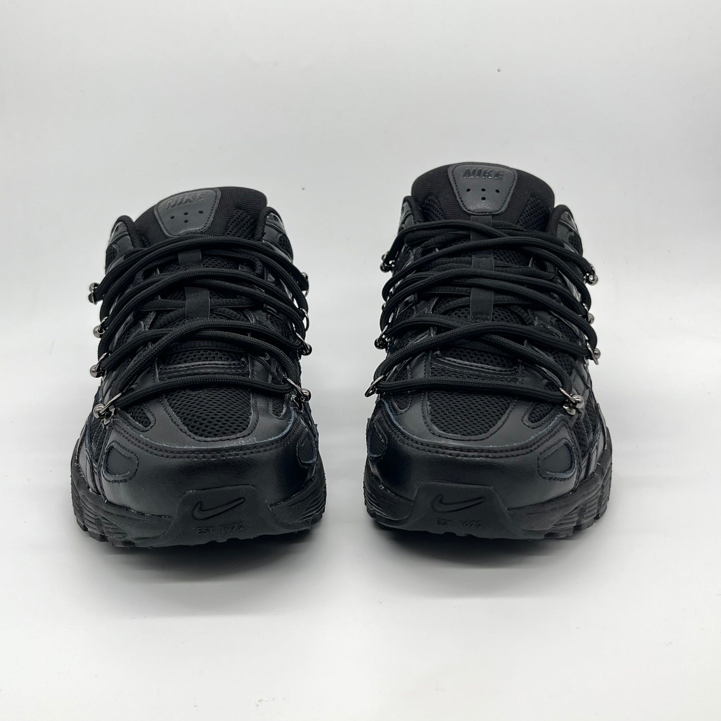 NIKE P-6000 TRACK DOUBLE LACES