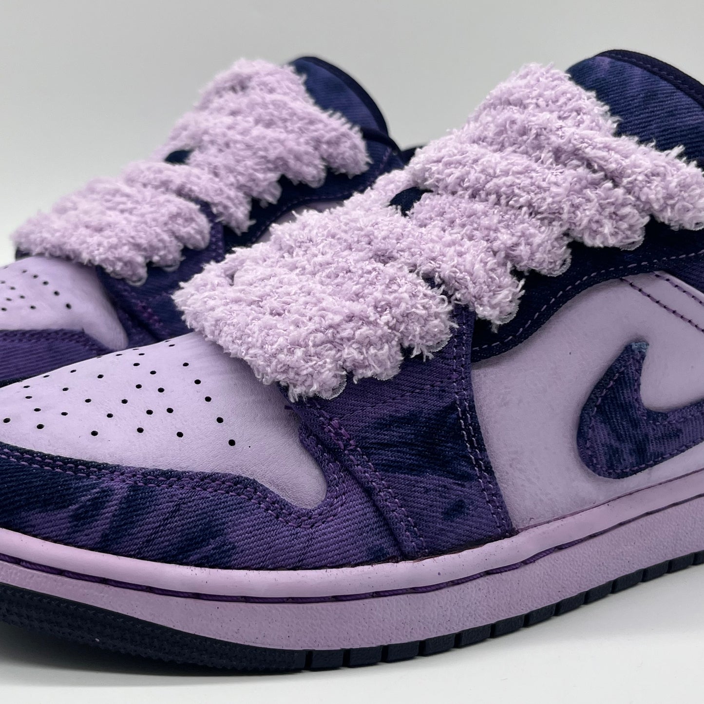 AIR JORDAN 1 LOW PURPLE FLUFFY