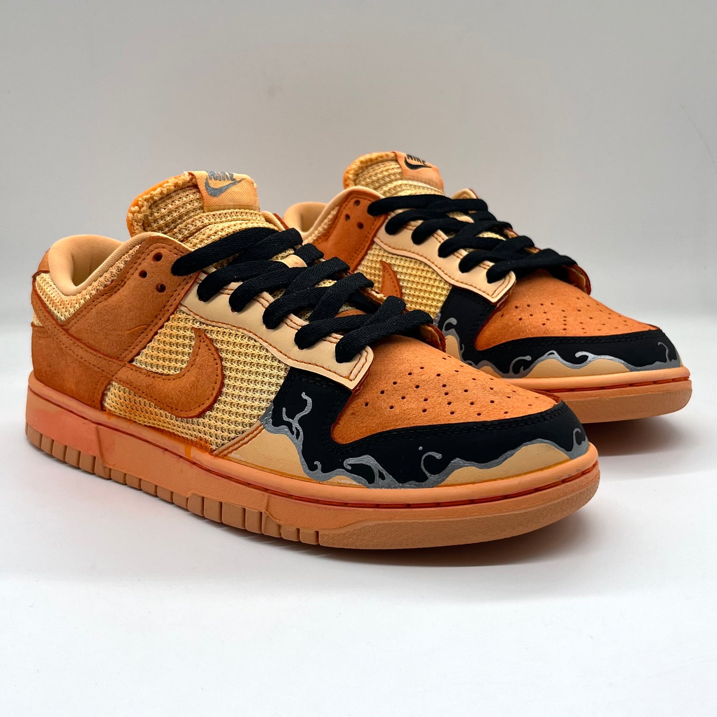 DUNK LOW CHARMANDER