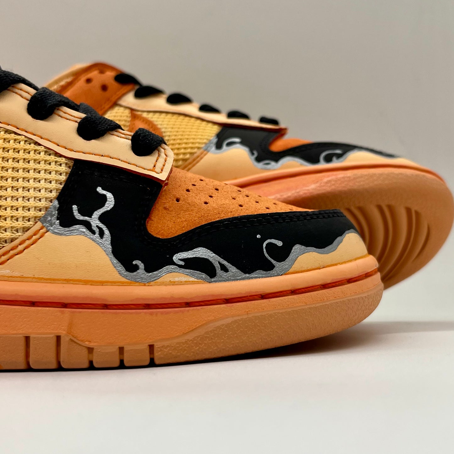 DUNK LOW CHARMANDER